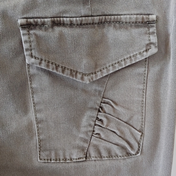 BCBG Max Azria Cargo Pants Size 27 Olive Colour - Picture 10 of 16